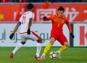 爱游戏娱乐-韩国羽毛球队强势中国羽毛球队，马琳三分雨点燃全场