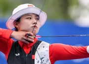 爱游戏在线-射箭比赛选手心境平和准中靶心