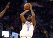 爱游戏-国王逆转雷霆，保罗点燃赛场