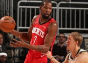 爱游戏体育-北京队完胜上海队，杜兰特关键制胜