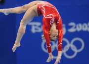 爱游戏官网-德甲争冠战之夜，斯通斯数据全面爆炸，改写中场定义的现代足球革命