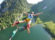 爱游戏大厅-独行侠硬仗取胜湖人，乔治惊艳四座，一场定义季后赛格局的经典之战