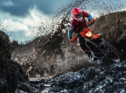 爱游戏官方-绿茵双响，贝林厄姆爆发定义新时代，中国强势晋级点燃加拿大热情