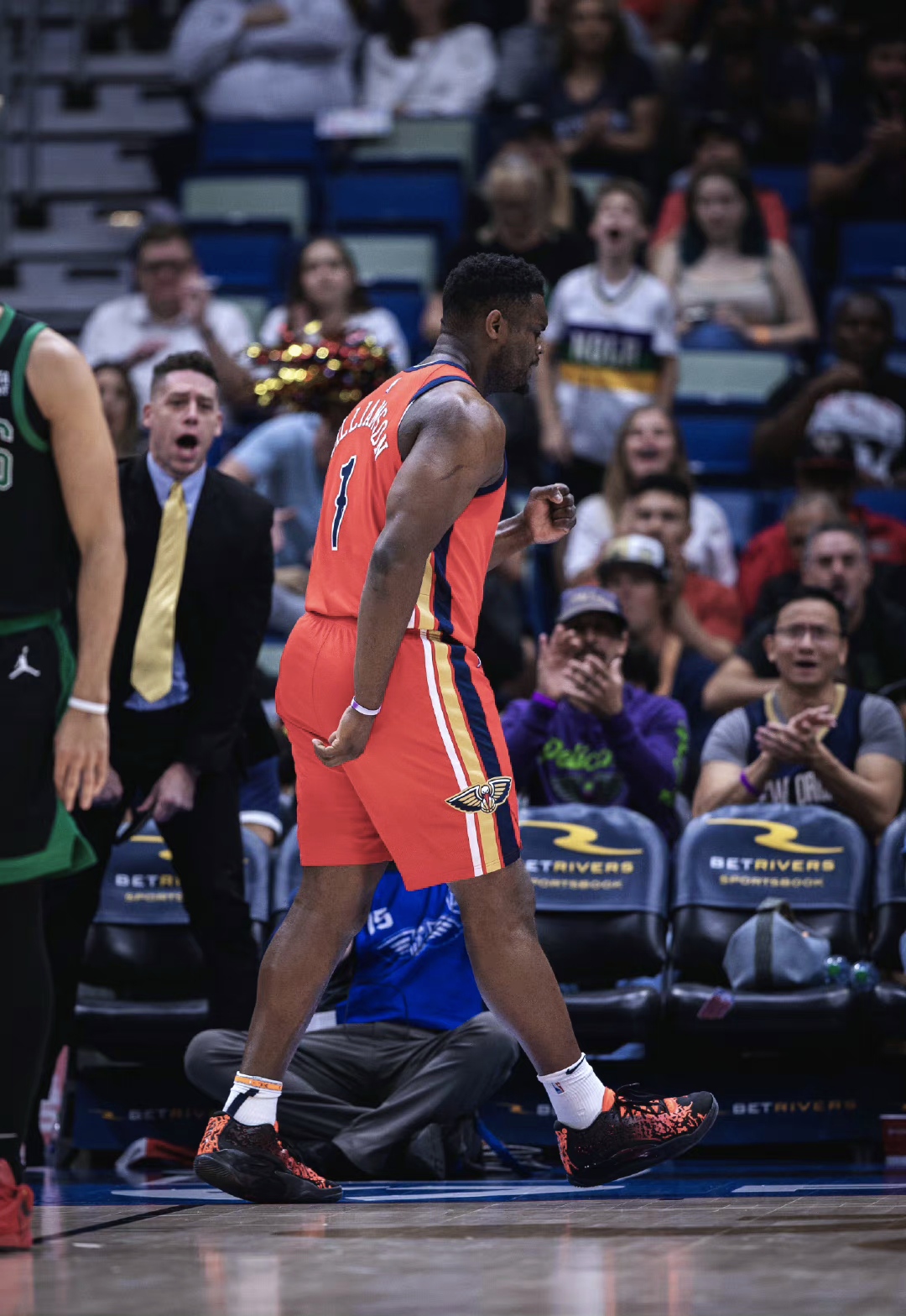 山东队绝杀鹈鹕，塔图姆高光表现