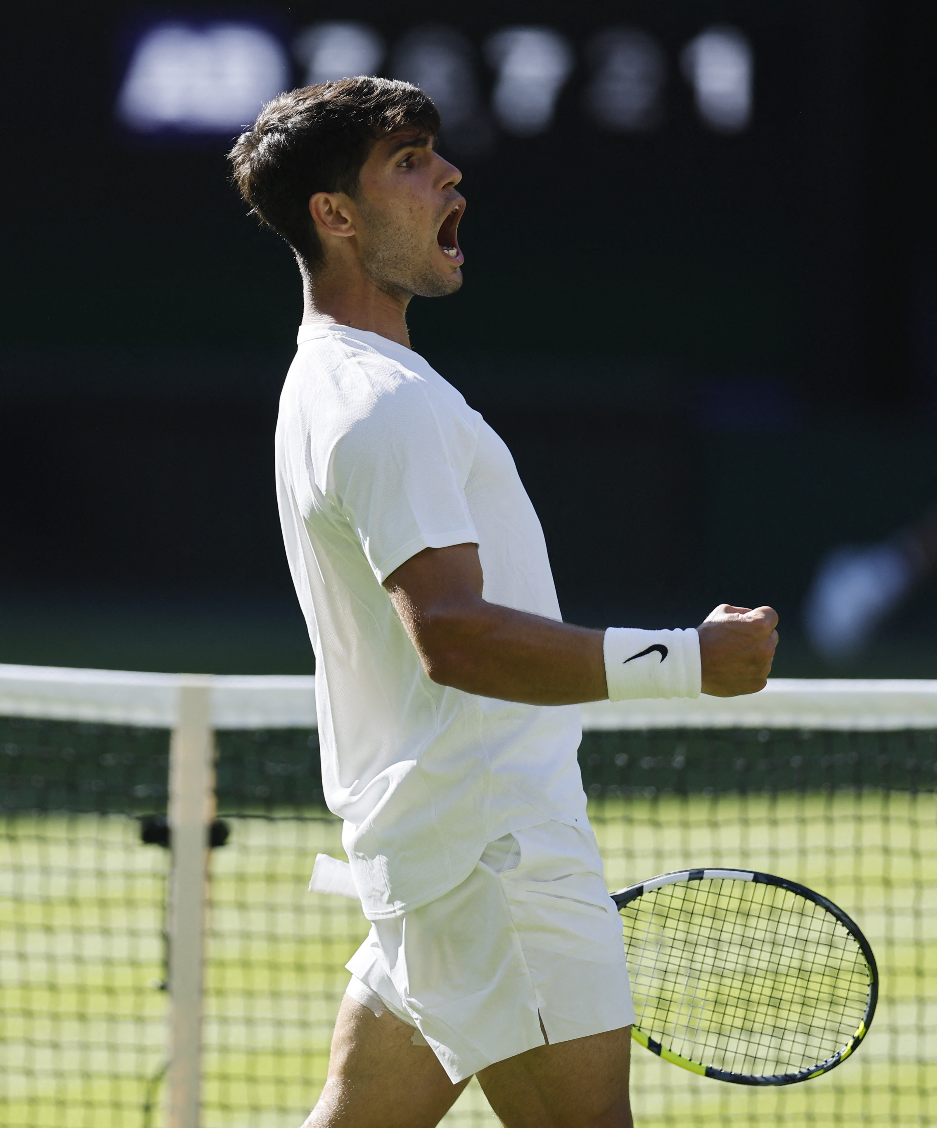 温网逆转戴维斯杯，阿尔卡拉斯统治全场