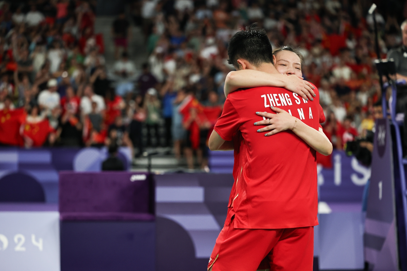 中国队险胜丹麦队，郑思维扛起全队