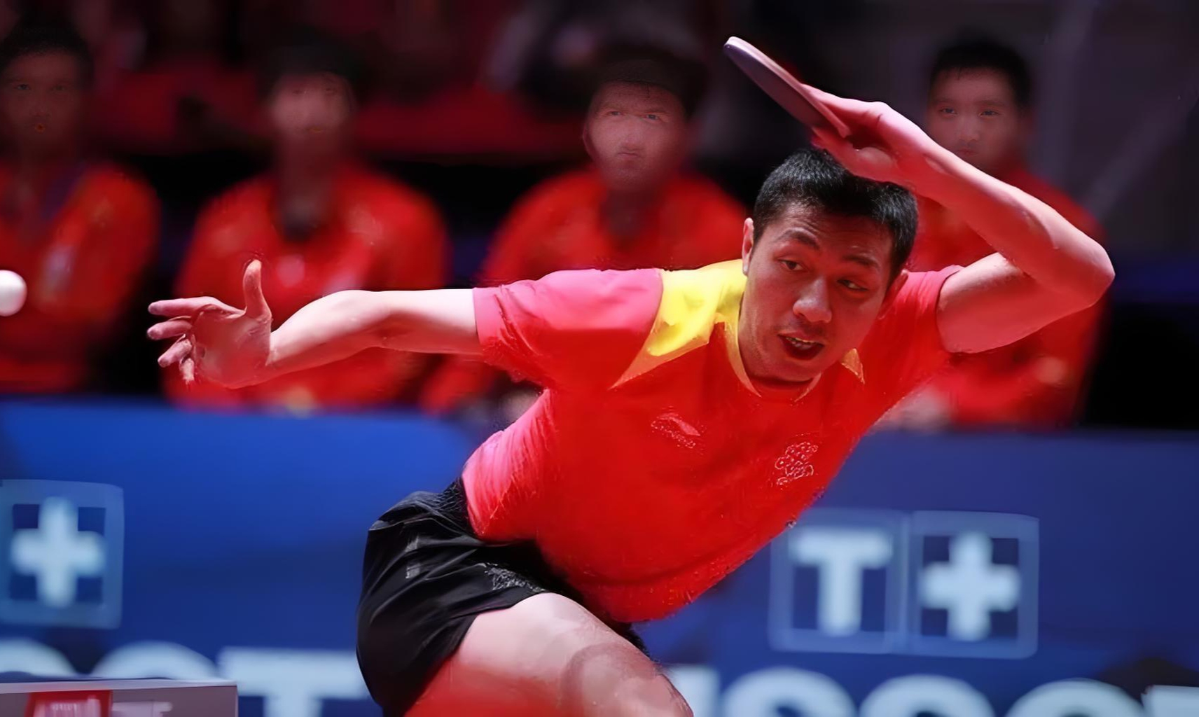 法国乒乓球队力克瑞典乒乓球队，许昕高光表现