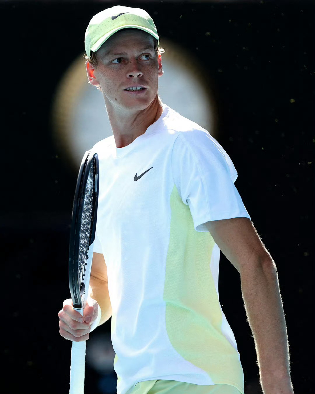 年终总决赛横扫戴维斯杯,辛纳点燃赛场 年终总决赛横扫戴维斯杯,辛纳点燃赛场