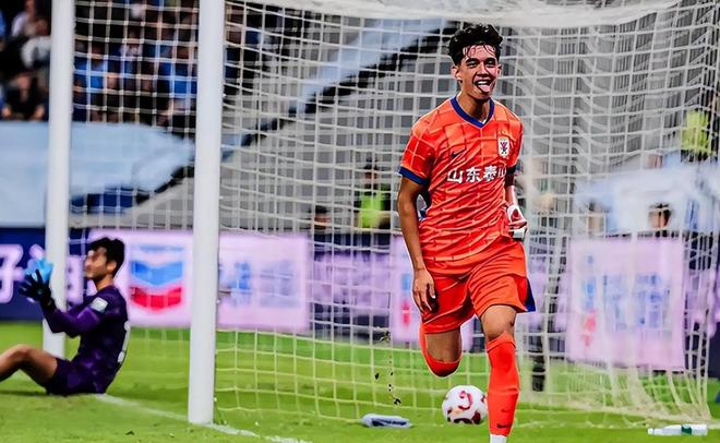 剑指前四！山东鲁能凭借主场优势战胜对手