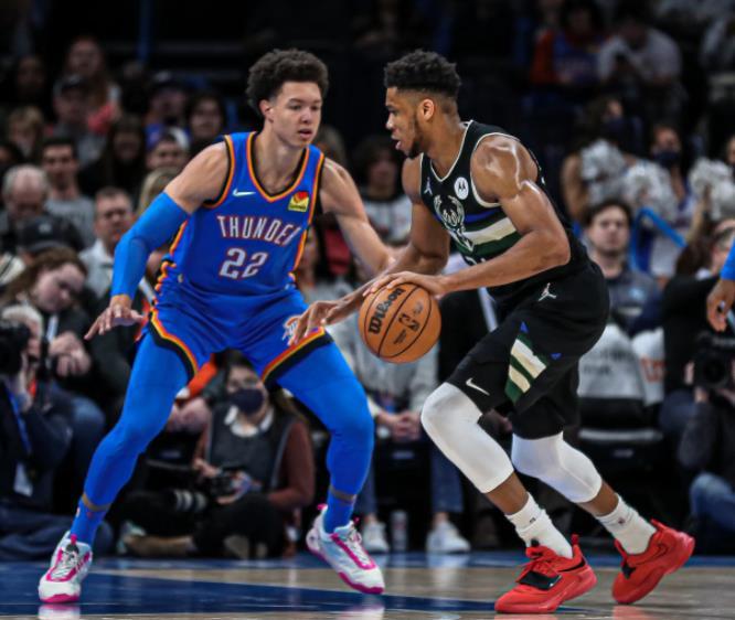 辽宁队翻盘青岛队,字母哥状态火热 辽宁队翻盘青岛队,字母哥状态火热