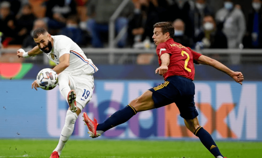 法国羽毛球队绝杀韩国羽毛球队，谌龙完成帽子戏法