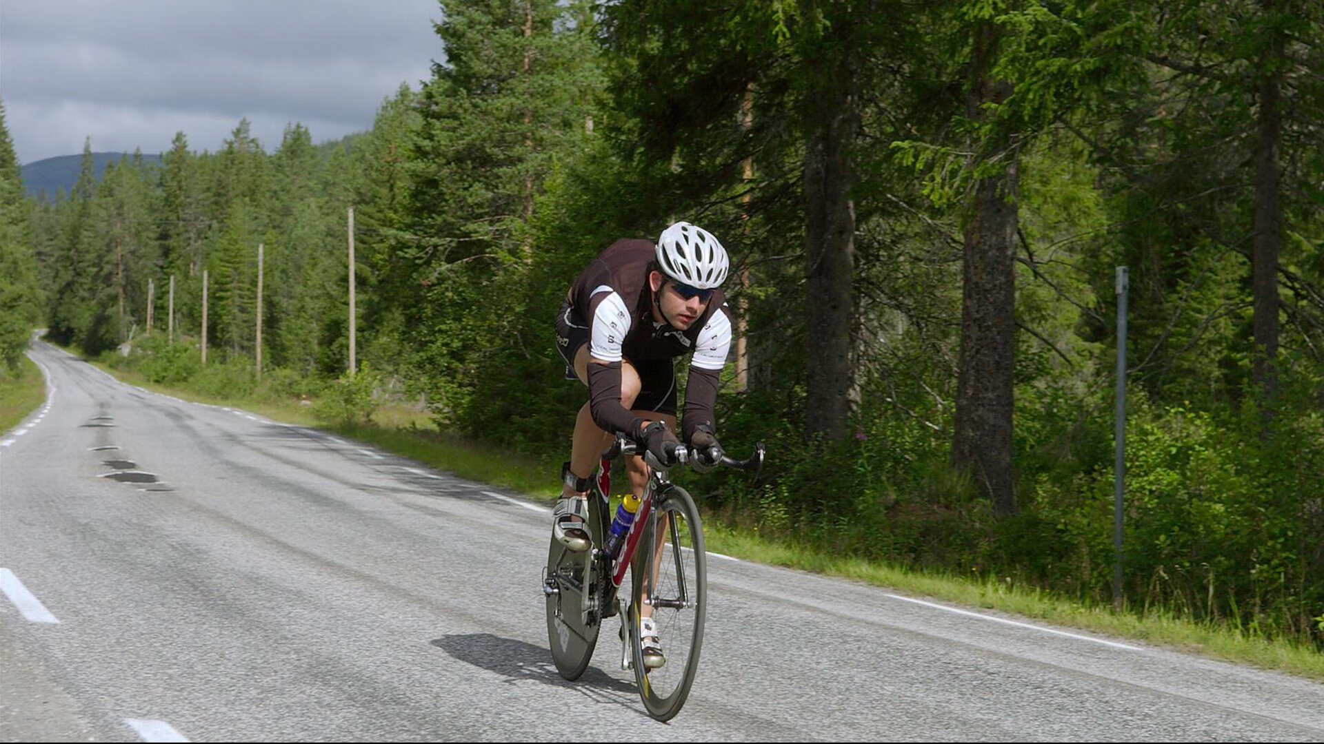 楚阿梅尼爆发之夜，厄瓜多尔翻盘巴黎，足球世界再无不可能