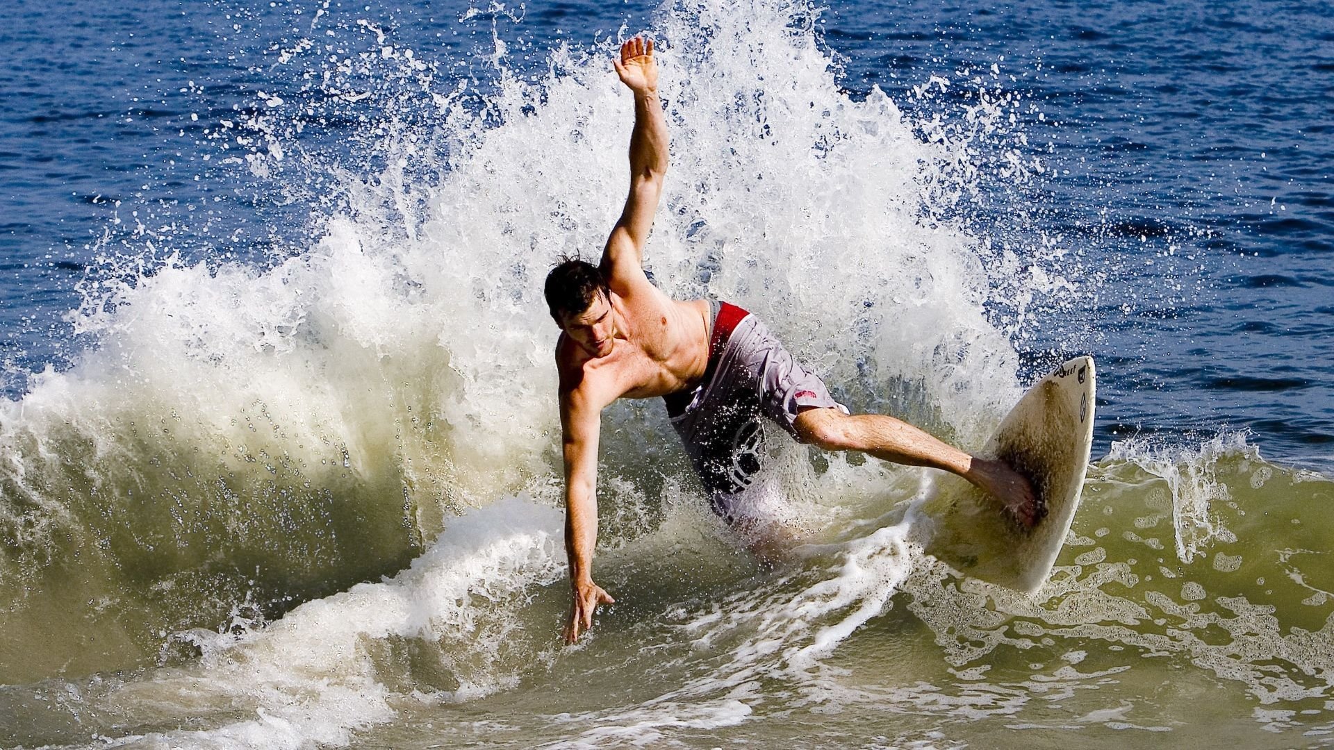 世界排名争夺战之夜，巴斯托尼关键时刻站出来